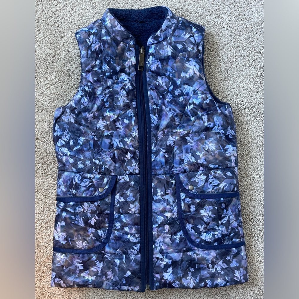 IVIVVA by LULULEMON Full Zip Reversible Puffer Vest 12
